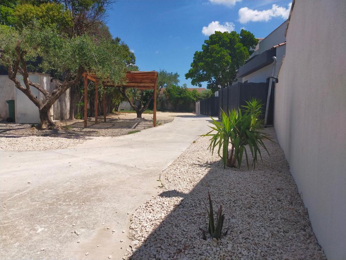 Villa Caremeau 1 Nimes Exterior photo
